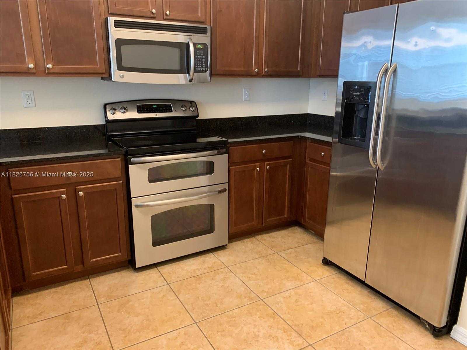 Small Image of 10800 NORTH WEST 88TH TER #109, Doral Number 3