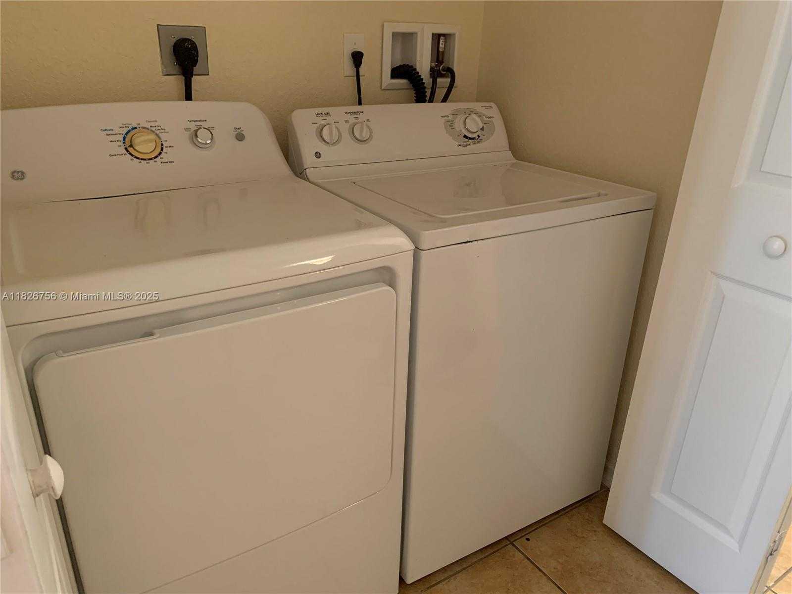 Small Image of 10800 NORTH WEST 88TH TER #109, Doral Number 5