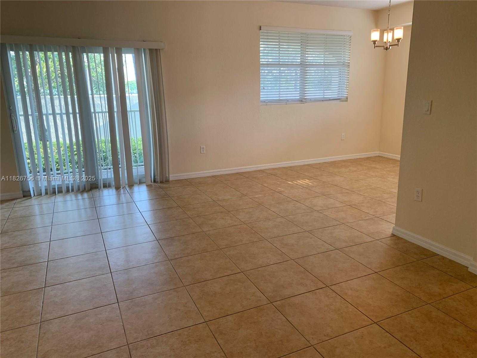 Small Image of 10800 NORTH WEST 88TH TER #109, Doral Number 6