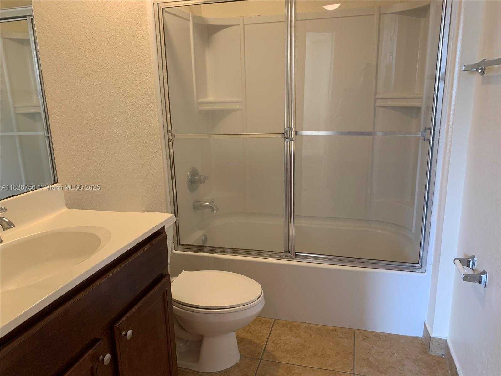 Small Image of 10800 NORTH WEST 88TH TER #109, Doral Number 7
