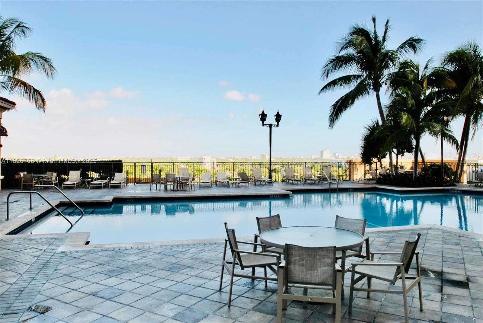 Small Image of 3232 SW 22nd Terrace, Miami, FL 33145, USA Number 14