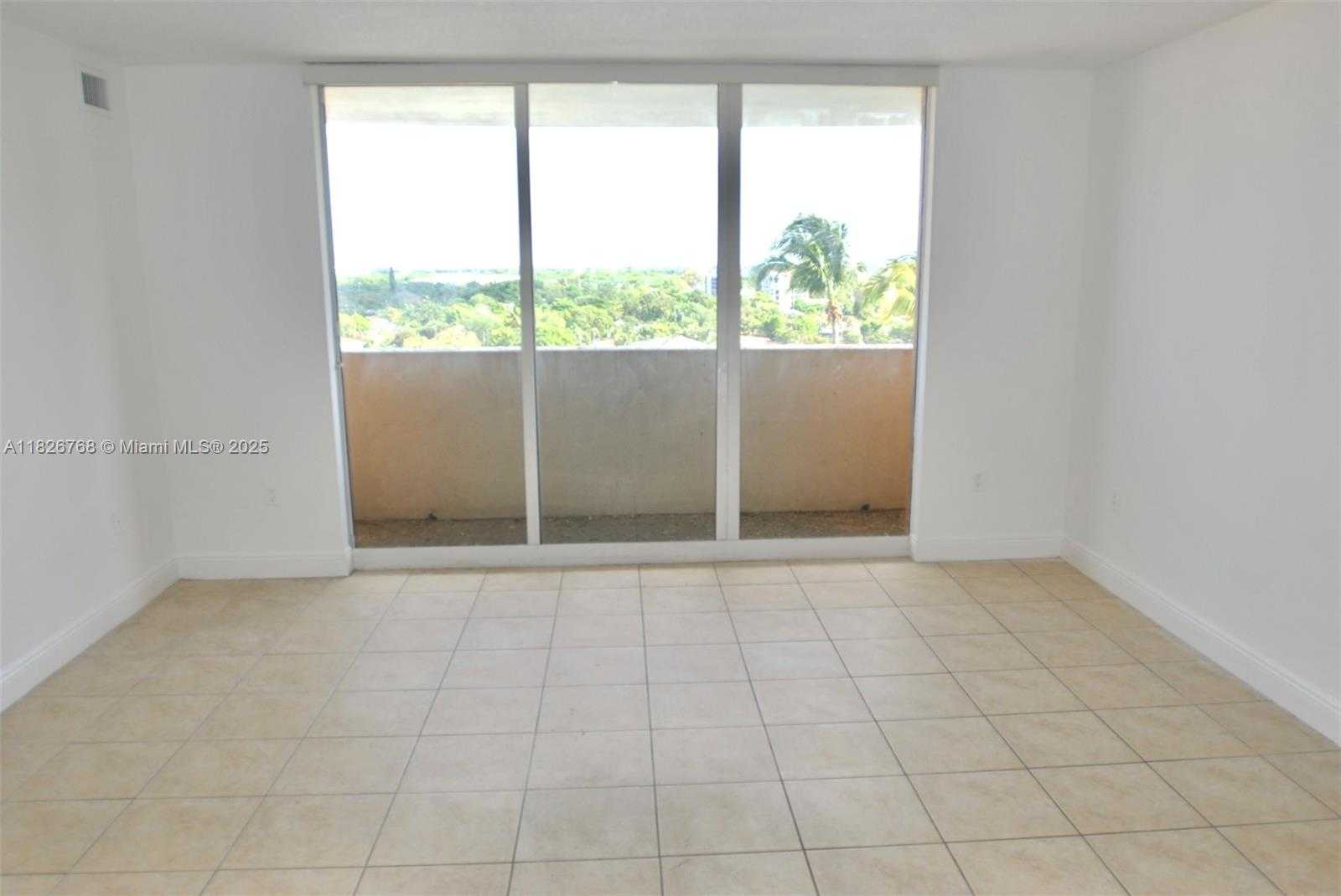 Small Image of 3232 SW 22nd Terrace, Miami, FL 33145, USA Number 5