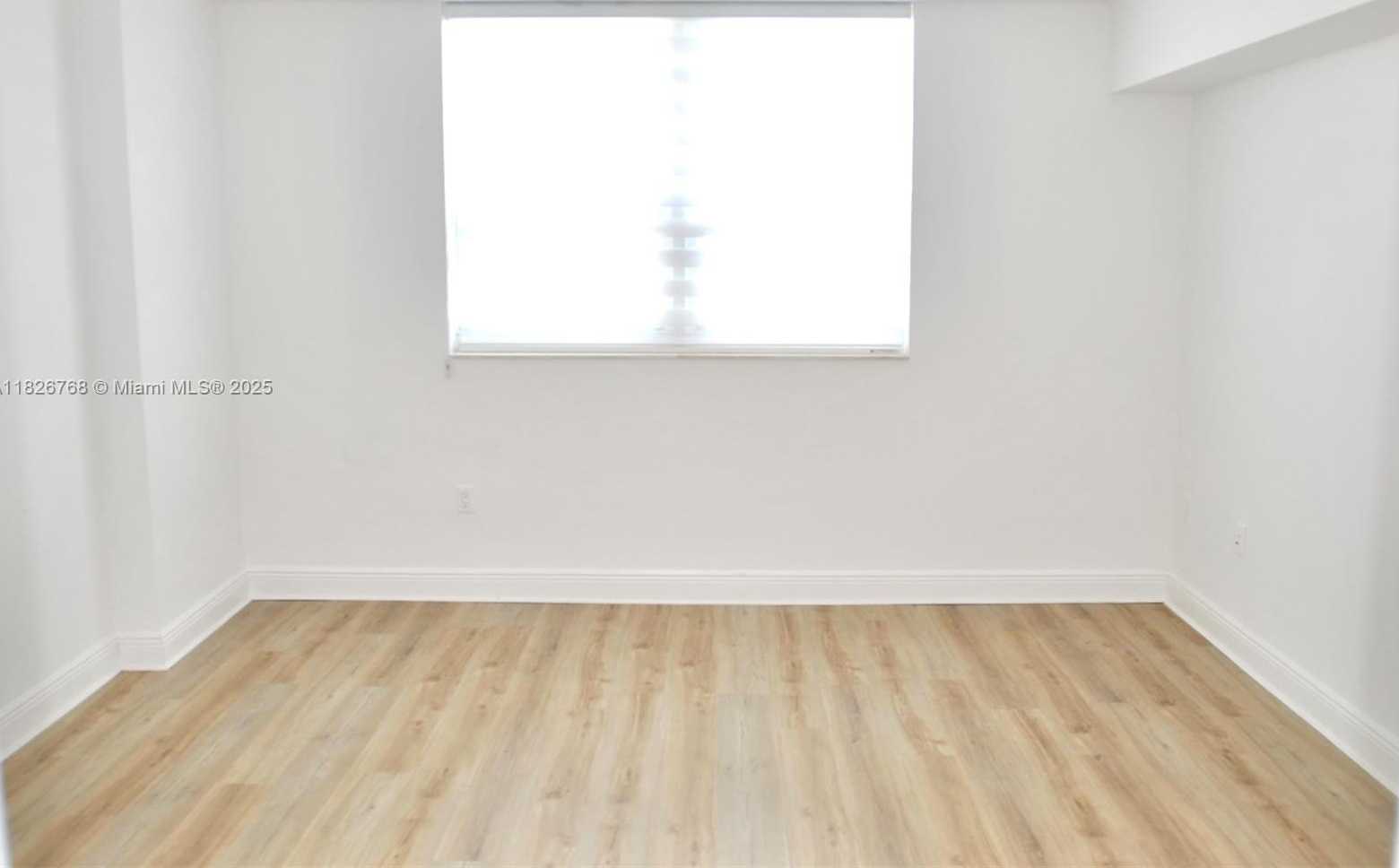 Small Image of 3232 SW 22nd Terrace, Miami, FL 33145, USA Number 8