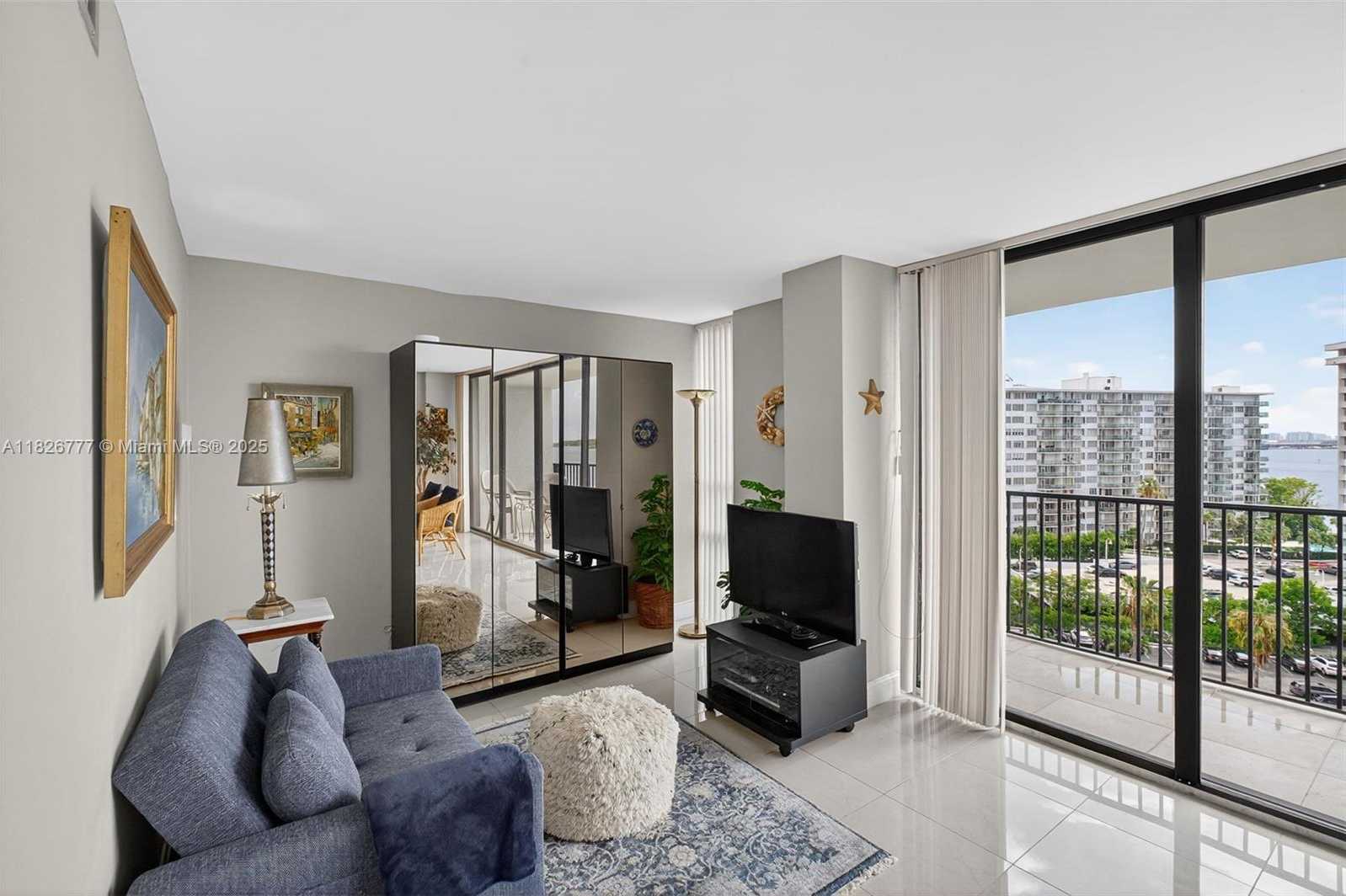 Small Image of 1450 BRICKELL BAY DR #1011, Miami Number 15