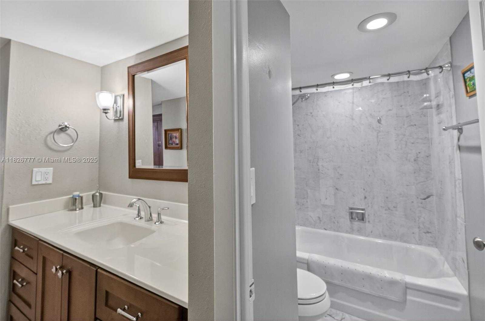 Small Image of 1450 BRICKELL BAY DR #1011, Miami Number 18