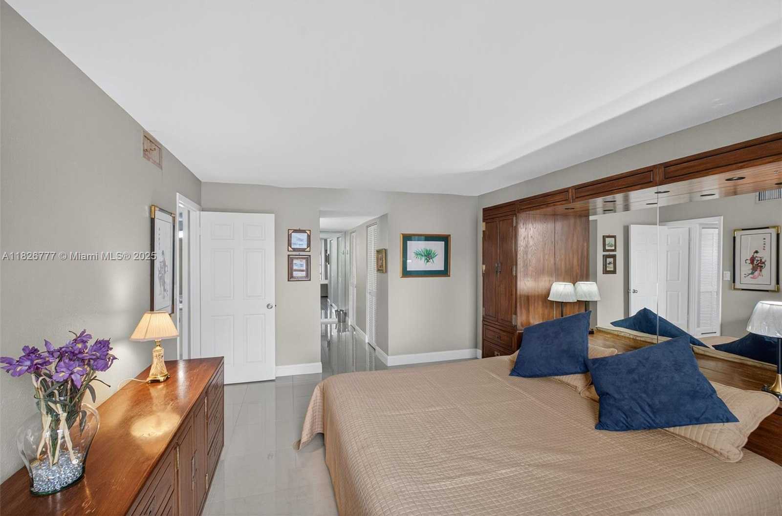 Small Image of 1450 BRICKELL BAY DR #1011, Miami Number 21