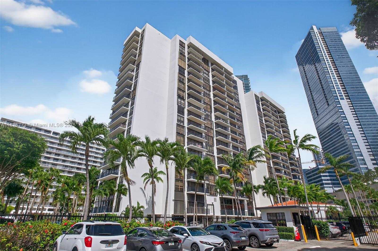 Small Image of 1450 BRICKELL BAY DR #1011, Miami Number 27