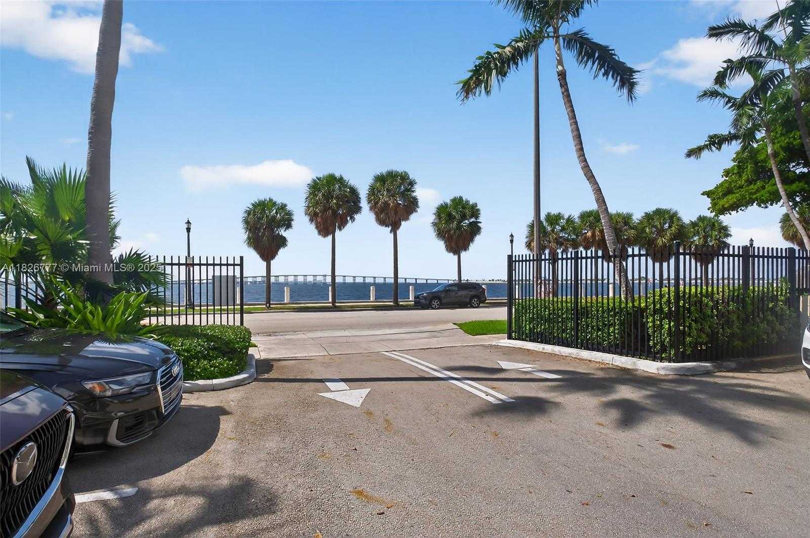 Small Image of 1450 BRICKELL BAY DR #1011, Miami Number 28