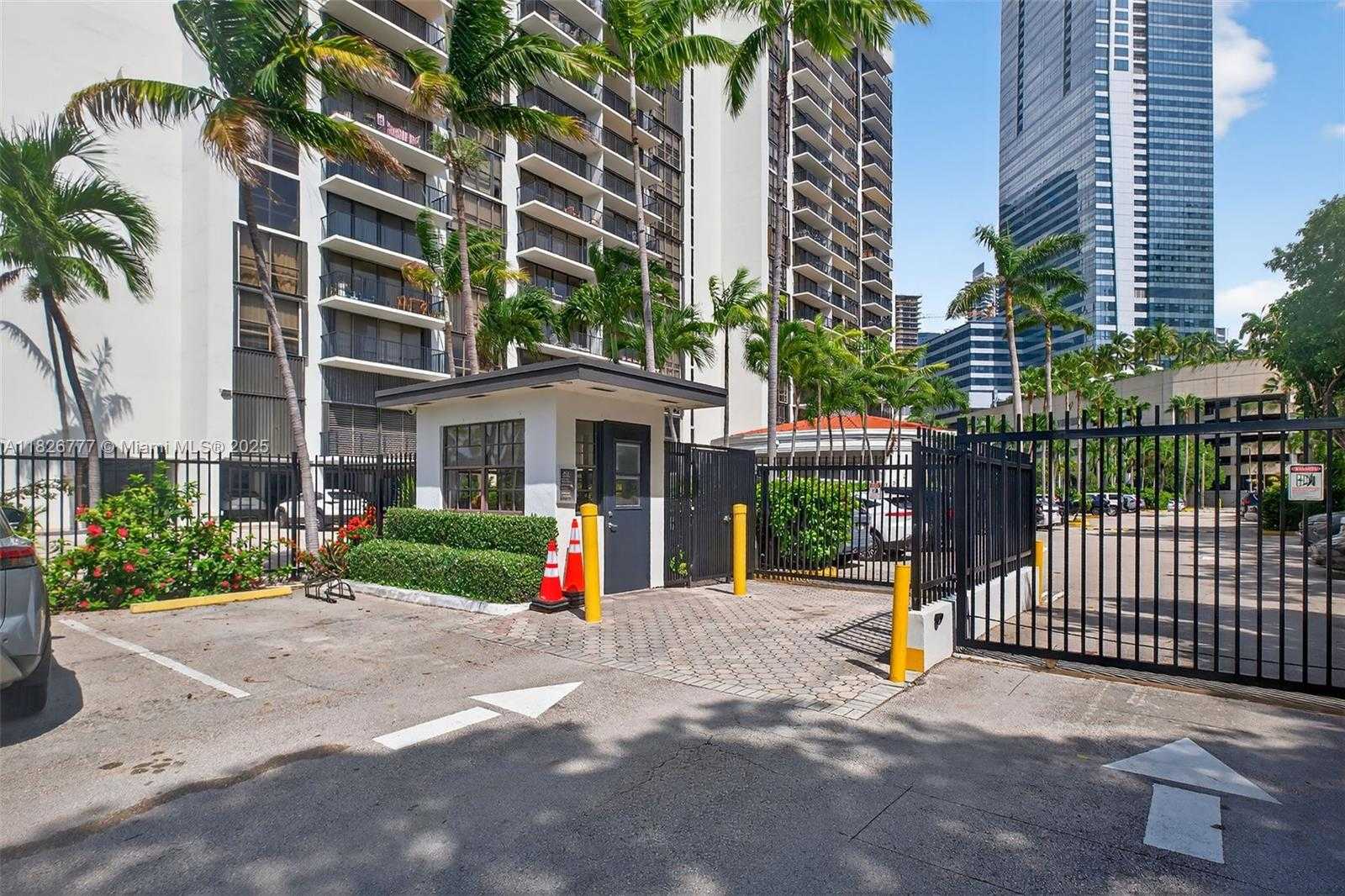 Small Image of 1450 BRICKELL BAY DR #1011, Miami Number 29