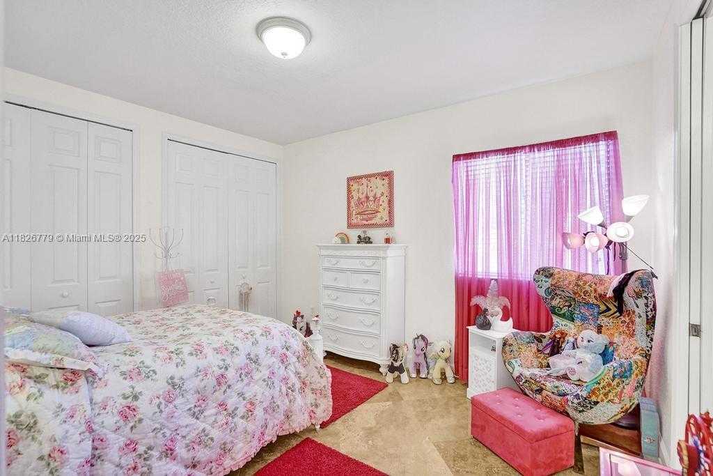 Imagen de Pequeño Objeto
