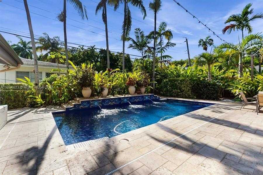 Small Image of 2920 COLUMBUS BLVD, Coral Gables Number 13