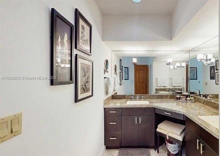 Small Image of 2920 COLUMBUS BLVD, Coral Gables Number 18