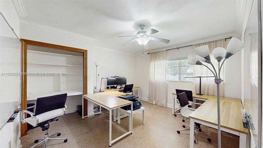 Small Image of 2920 COLUMBUS BLVD, Coral Gables Number 27