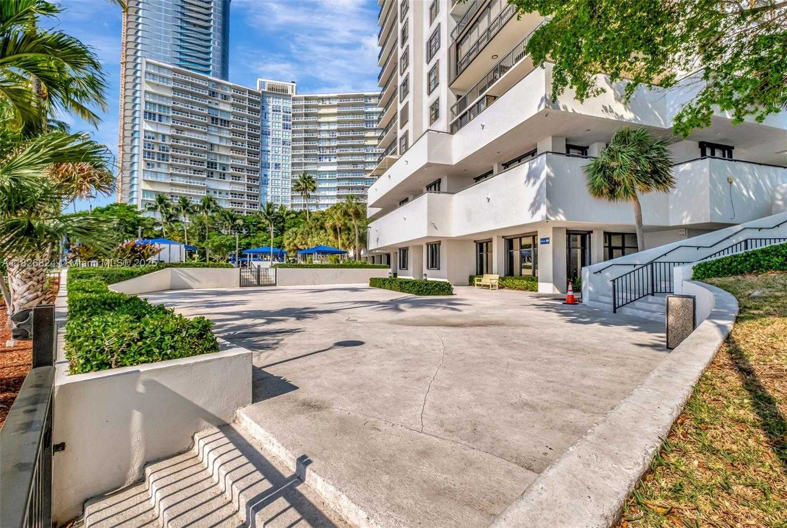 Small Image of 2333 BRICKELL AVE #1701, Miami Number 25