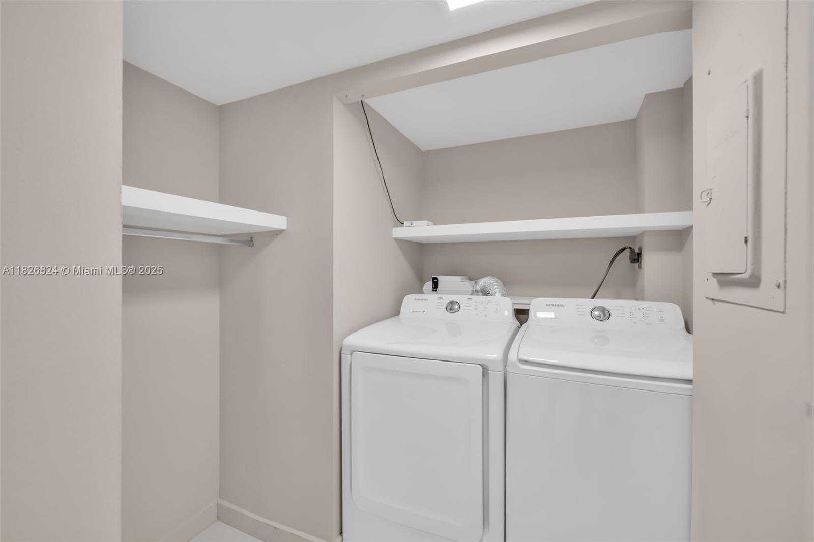 Small Image of 2333 BRICKELL AVE #1701, Miami Number 4