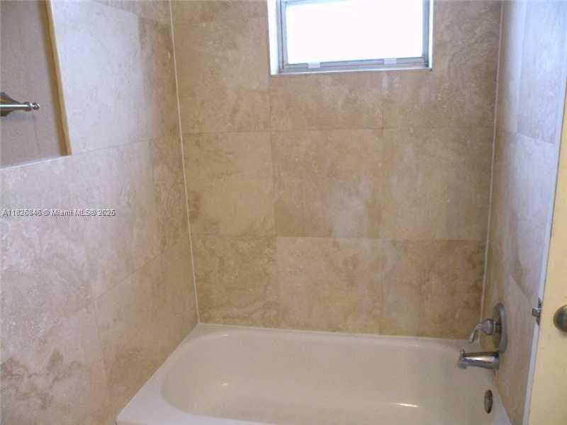Small Image of 427 SANTANDER AVE #305, Coral Gables Number 10