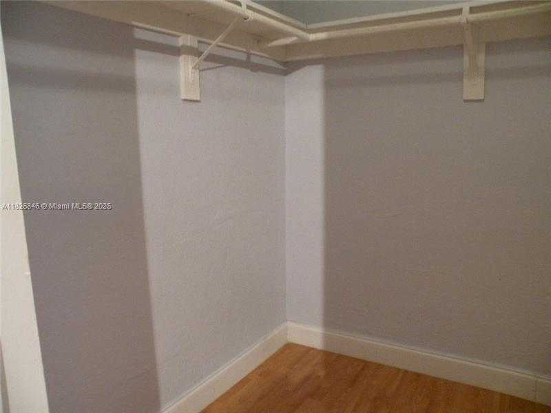 Small Image of 427 SANTANDER AVE #305, Coral Gables Number 12