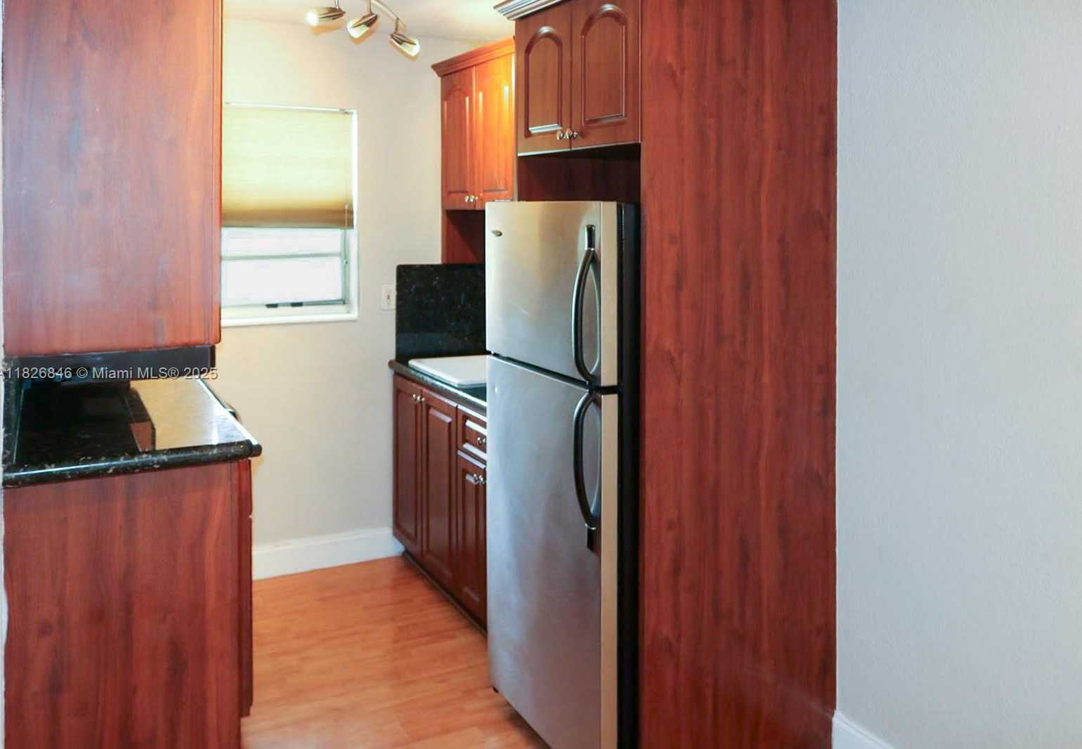 Small Image of 427 SANTANDER AVE #305, Coral Gables Number 7