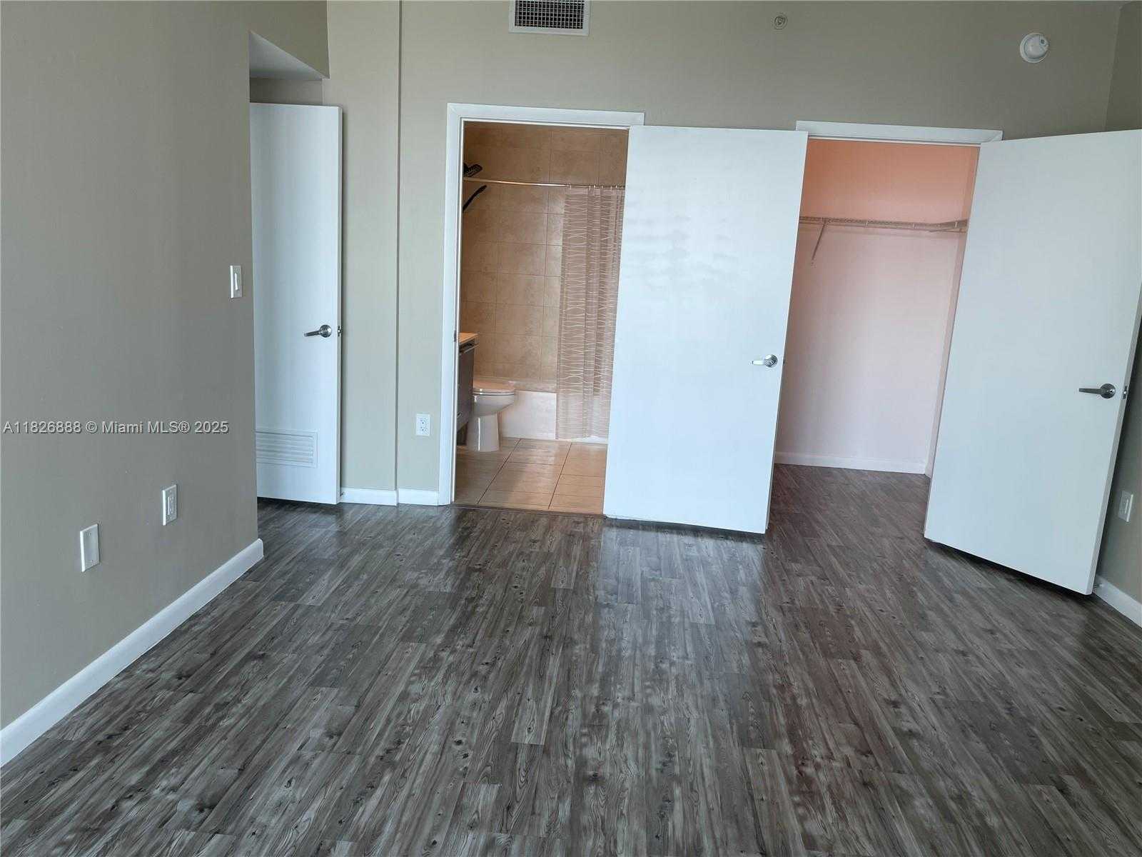 Small Image of 1900 NORTH BAYSHORE DR #2114, Miami Number 12