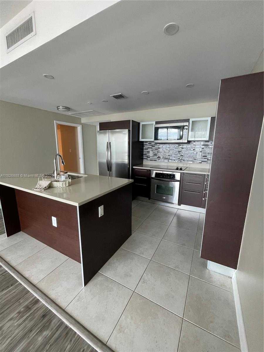 Small Image of 1900 NORTH BAYSHORE DR #2114, Miami Number 22