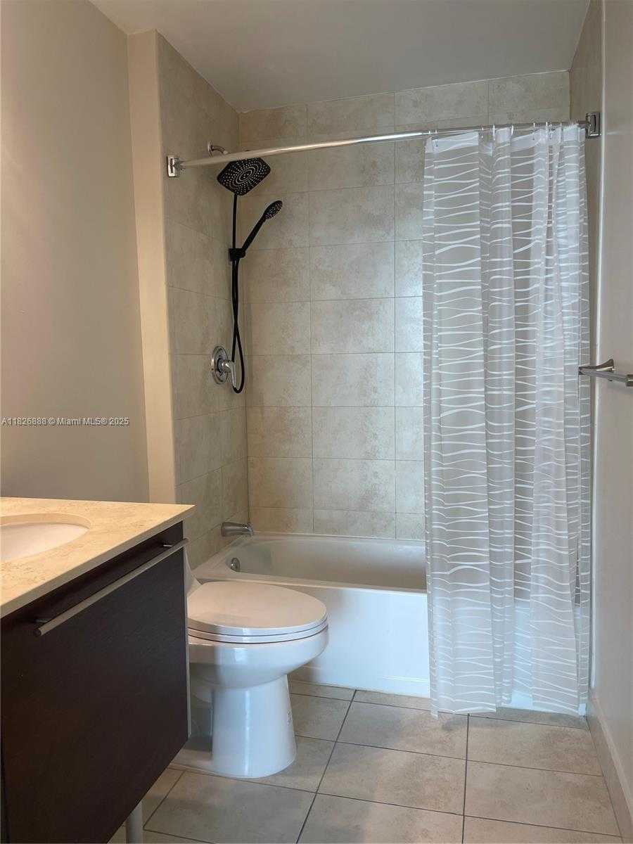 Small Image of 1900 NORTH BAYSHORE DR #2114, Miami Number 24