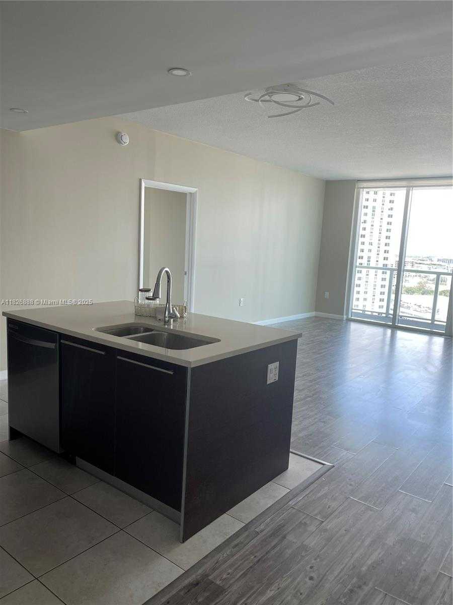 Small Image of 1900 NORTH BAYSHORE DR #2114, Miami Number 26
