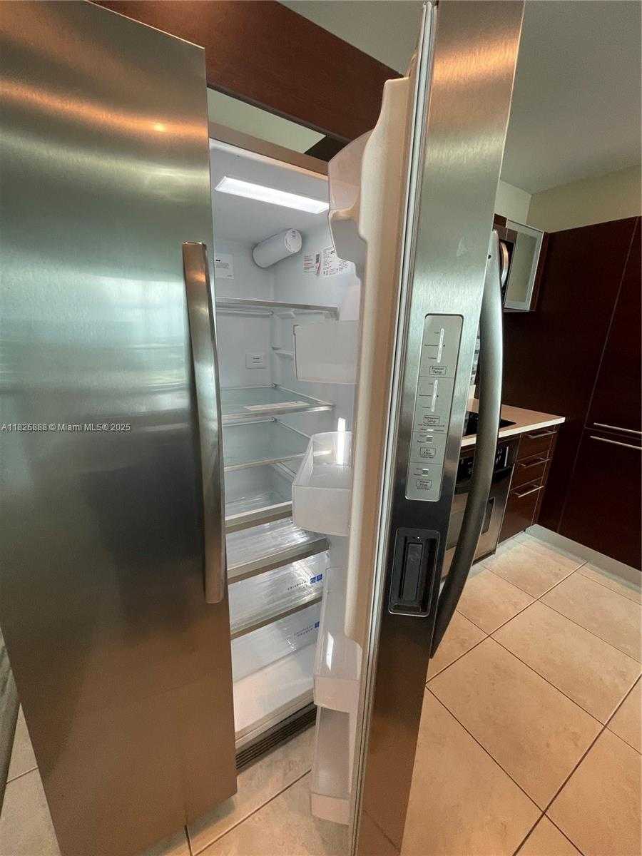 Small Image of 1900 NORTH BAYSHORE DR #2114, Miami Number 27