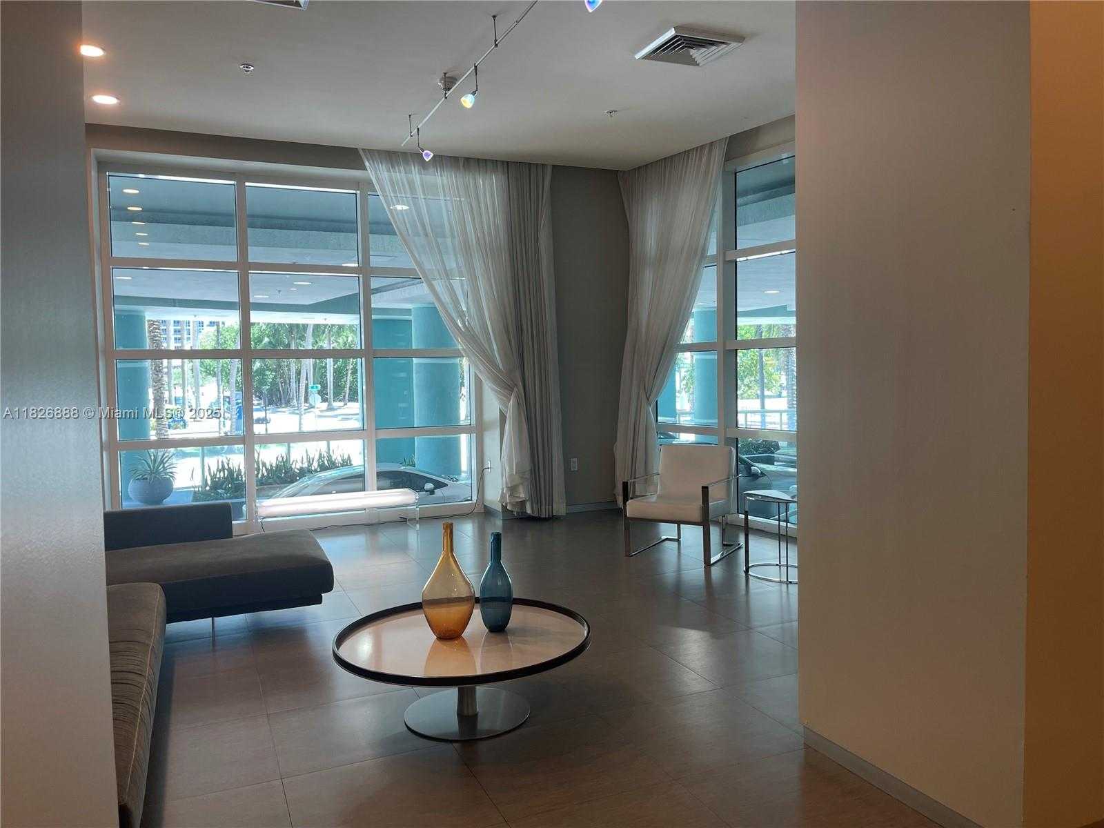 Small Image of 1900 NORTH BAYSHORE DR #2114, Miami Number 33