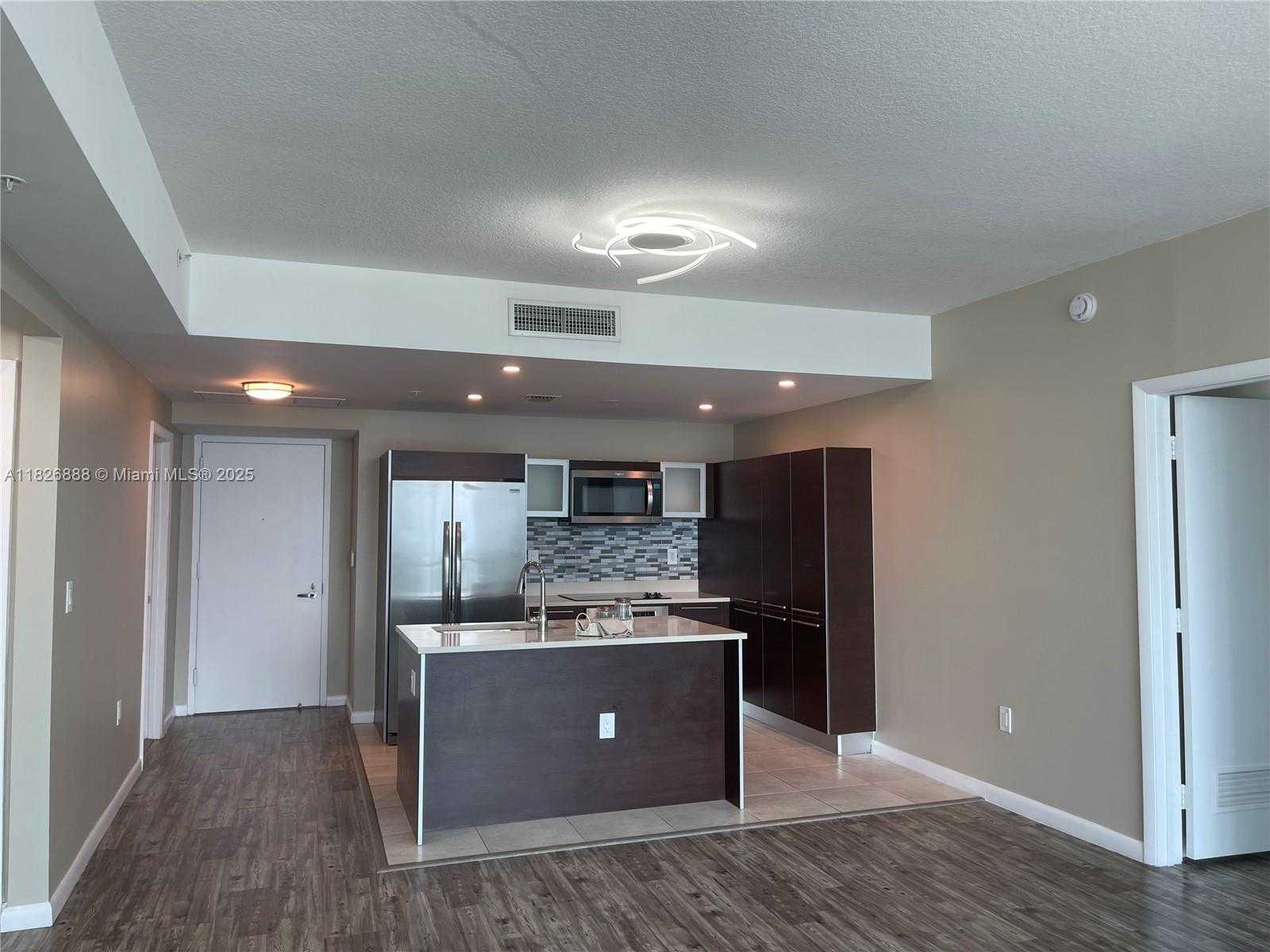 Small Image of 1900 NORTH BAYSHORE DR #2114, Miami Number 34
