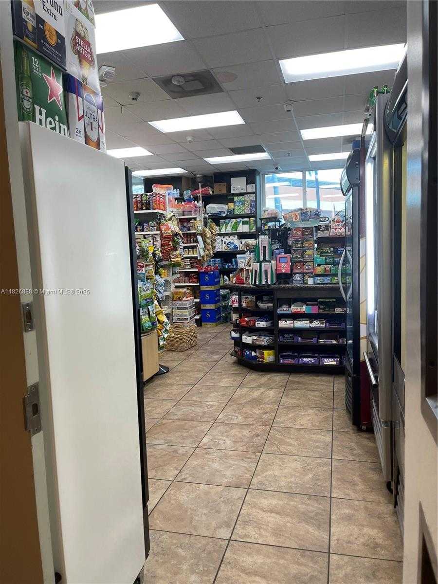 Small Image of 1900 NORTH BAYSHORE DR #2114, Miami Number 37
