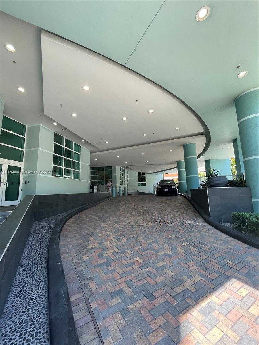 Small Image of 1900 NORTH BAYSHORE DR #2114, Miami Number 43