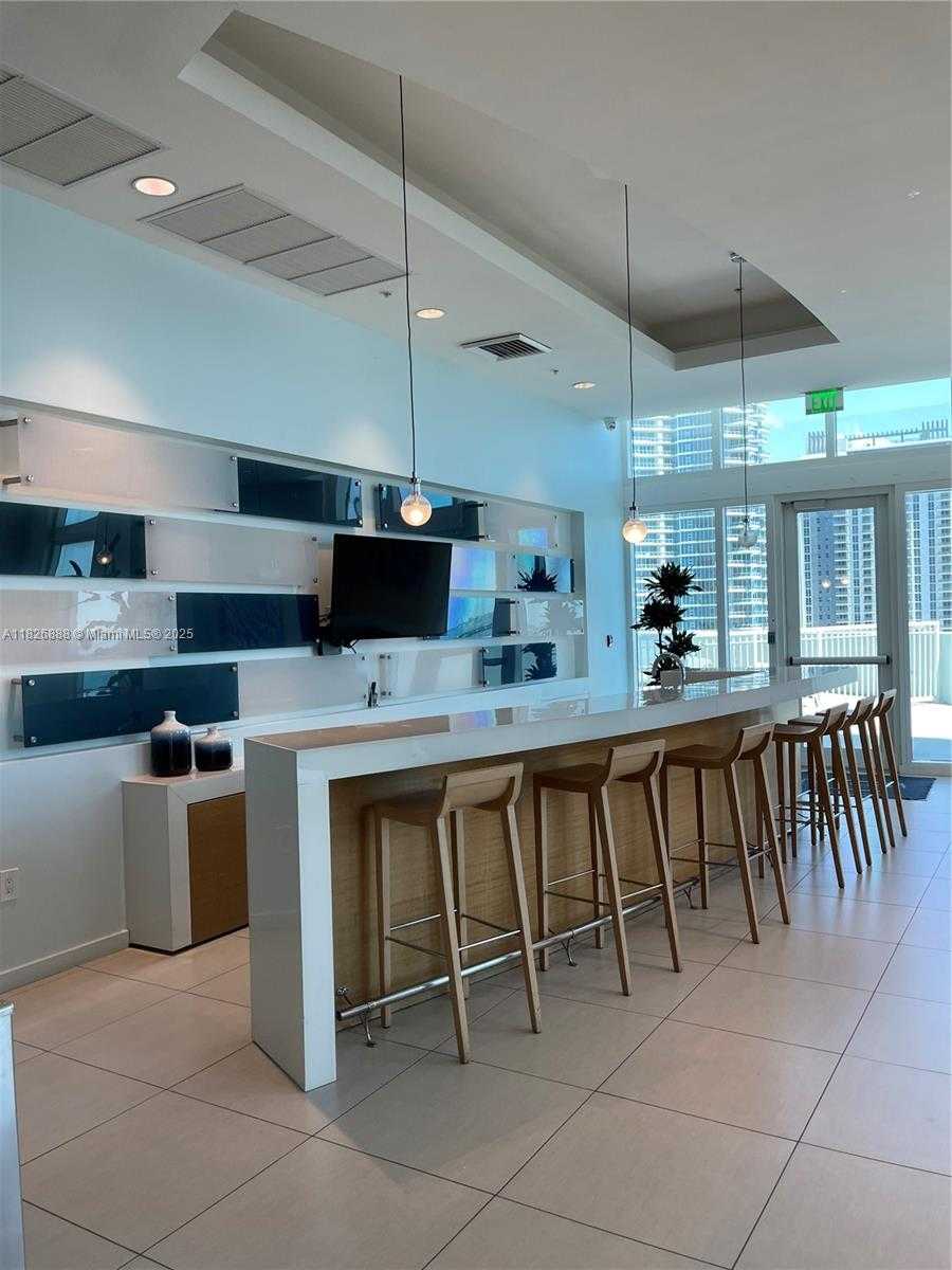 Small Image of 1900 NORTH BAYSHORE DR #2114, Miami Number 52