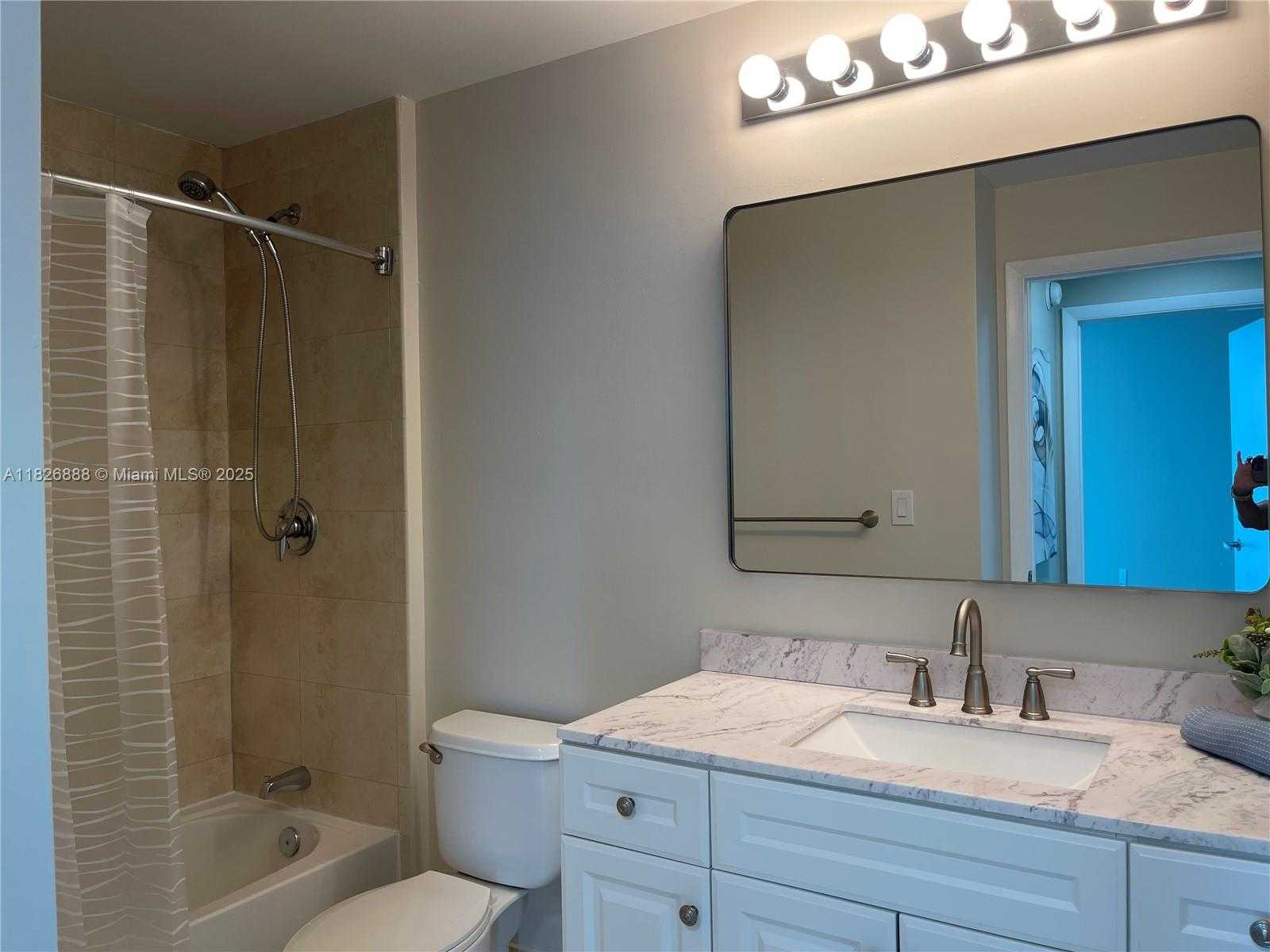 Small Image of 1900 NORTH BAYSHORE DR #2114, Miami Number 8