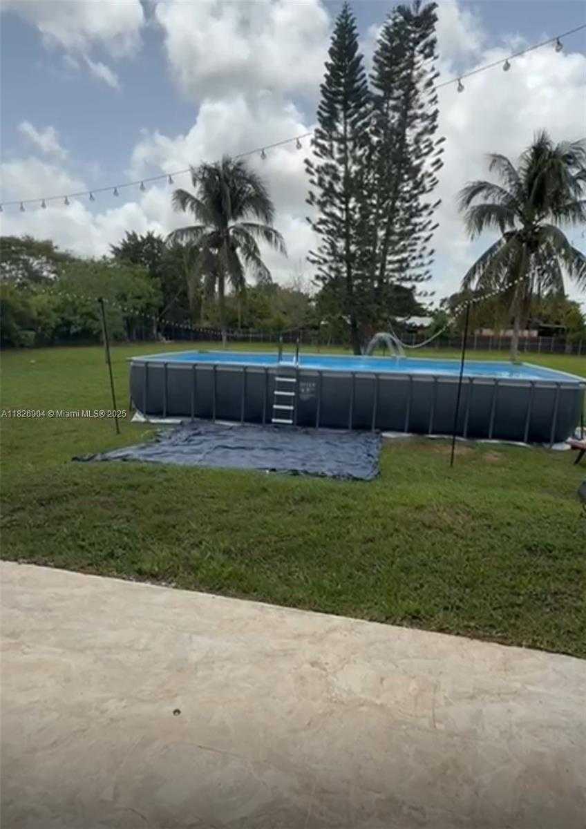 Imagen de Pequeño Objeto