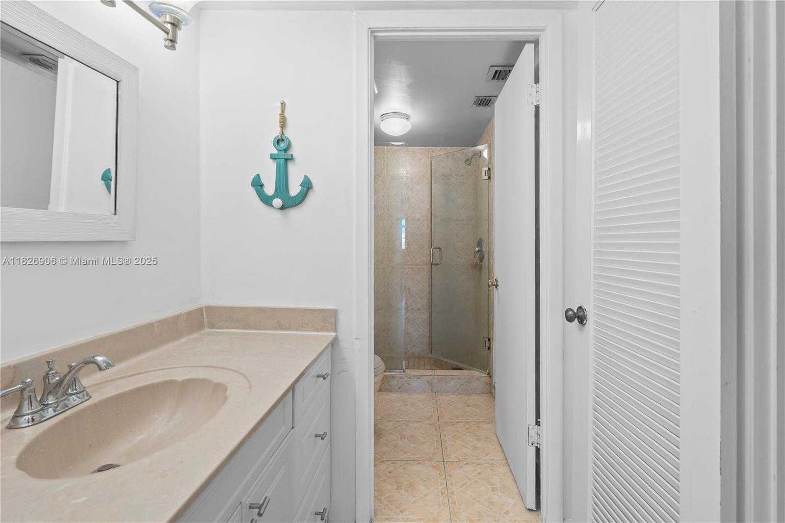 Small Image of 18081 BISCAYNE BLVD #1903, Aventura Number 12