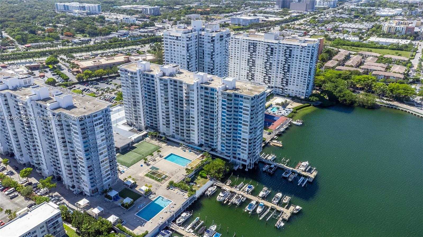 Small Image of 18081 BISCAYNE BLVD #1903, Aventura Number 19