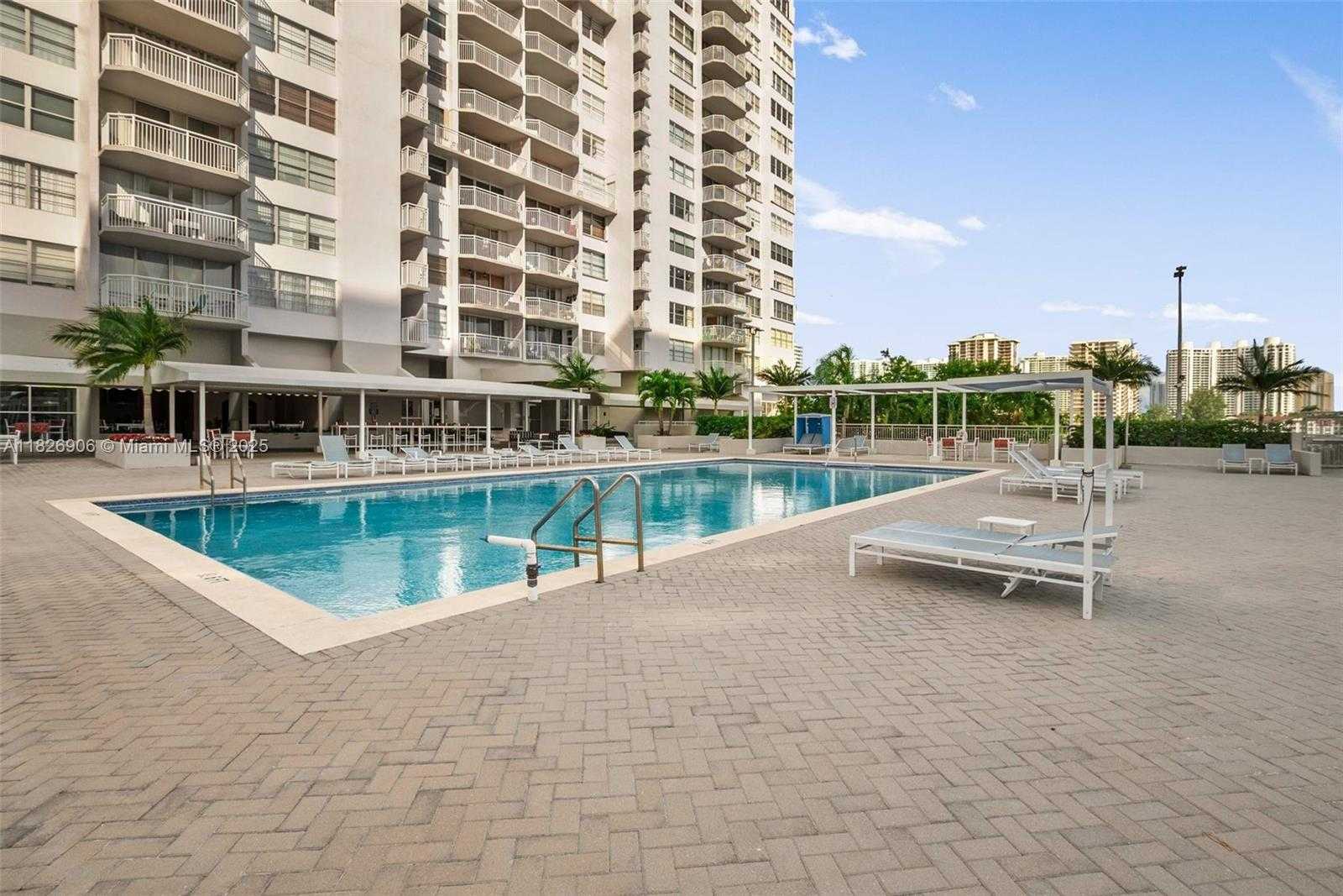 Small Image of 18081 BISCAYNE BLVD #1903, Aventura Number 28