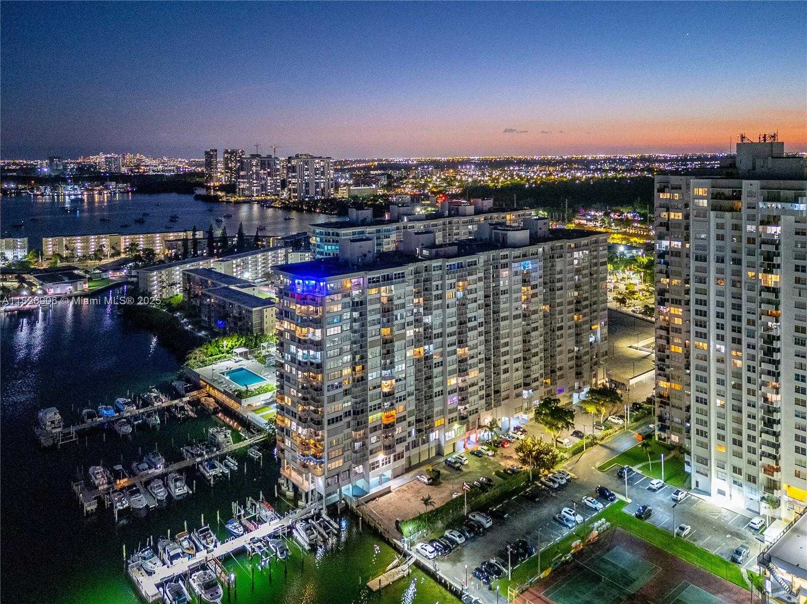 Small Image of 18081 BISCAYNE BLVD #1903, Aventura Number 3
