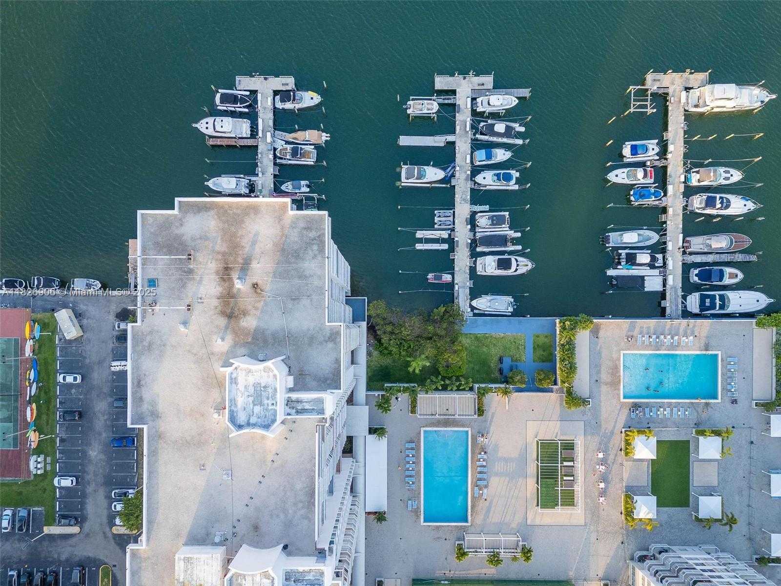 Small Image of 18081 BISCAYNE BLVD #1903, Aventura Number 34