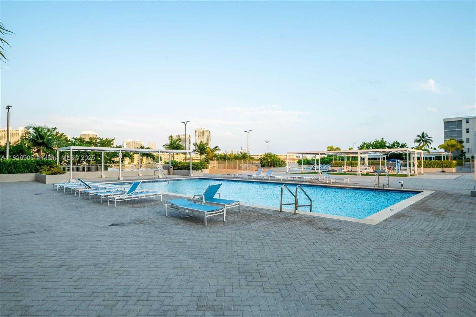 Small Image of 18081 BISCAYNE BLVD #1903, Aventura Number 35