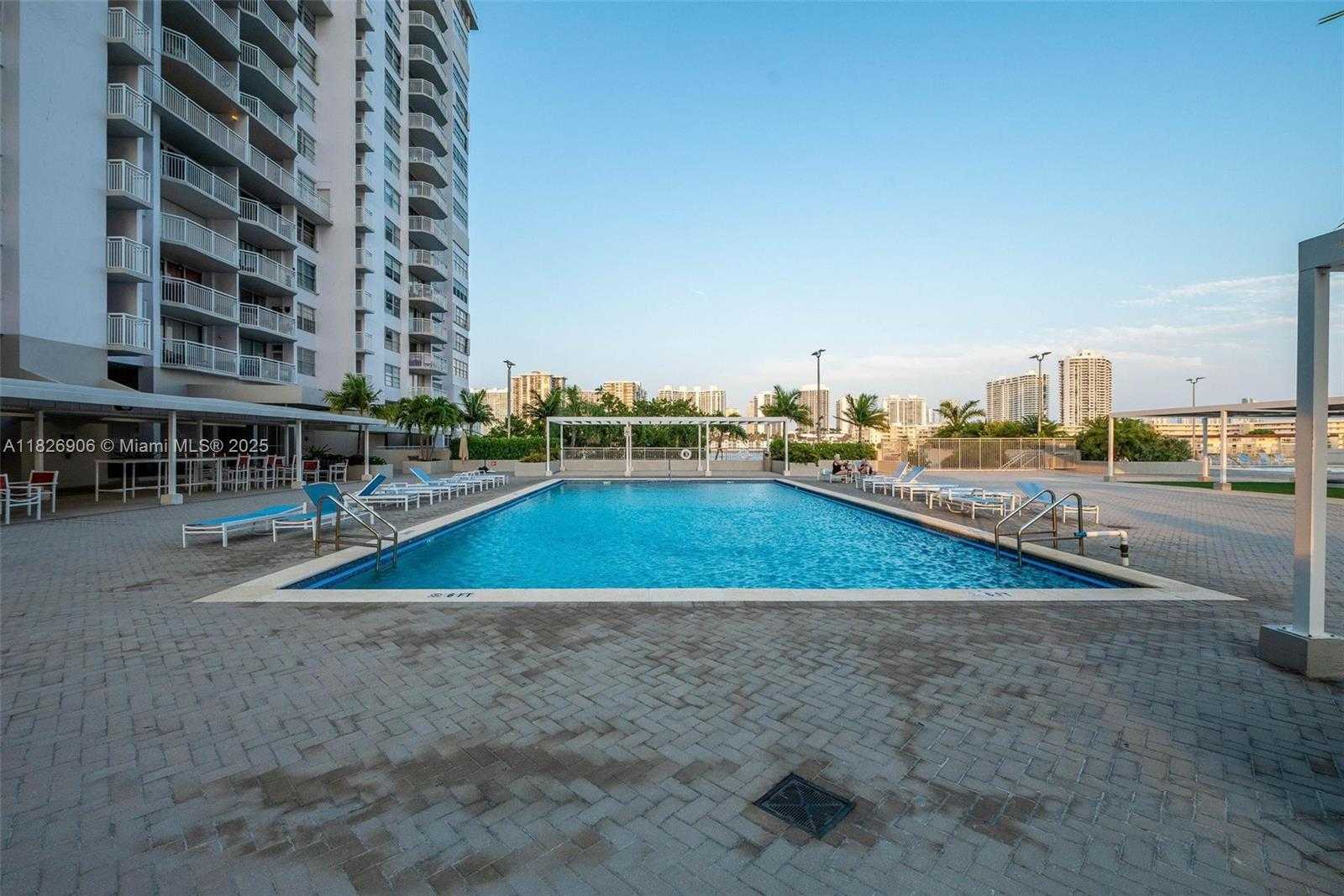 Small Image of 18081 BISCAYNE BLVD #1903, Aventura Number 36