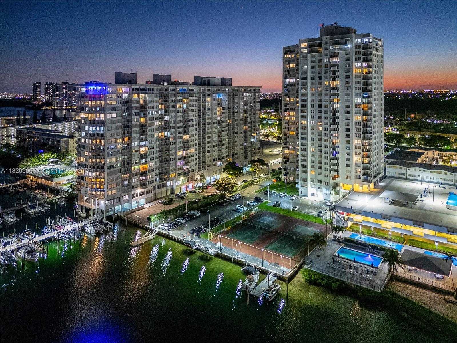 Small Image of 18081 BISCAYNE BLVD #1903, Aventura Number 4