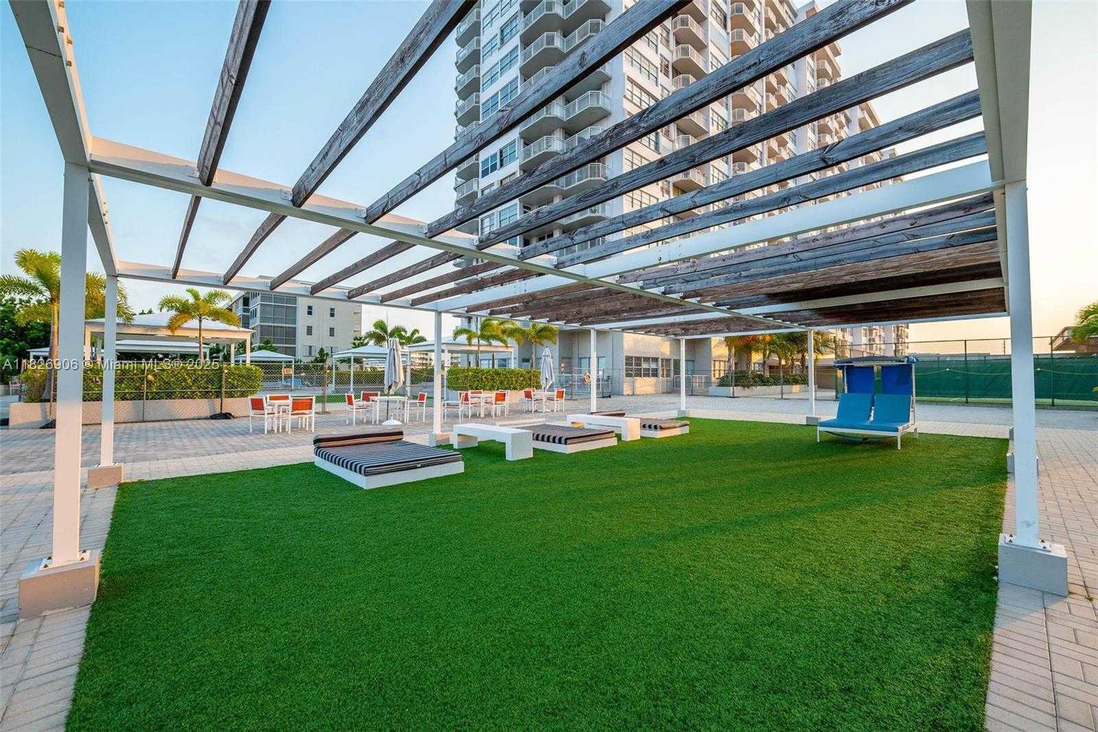 Small Image of 18081 BISCAYNE BLVD #1903, Aventura Number 41