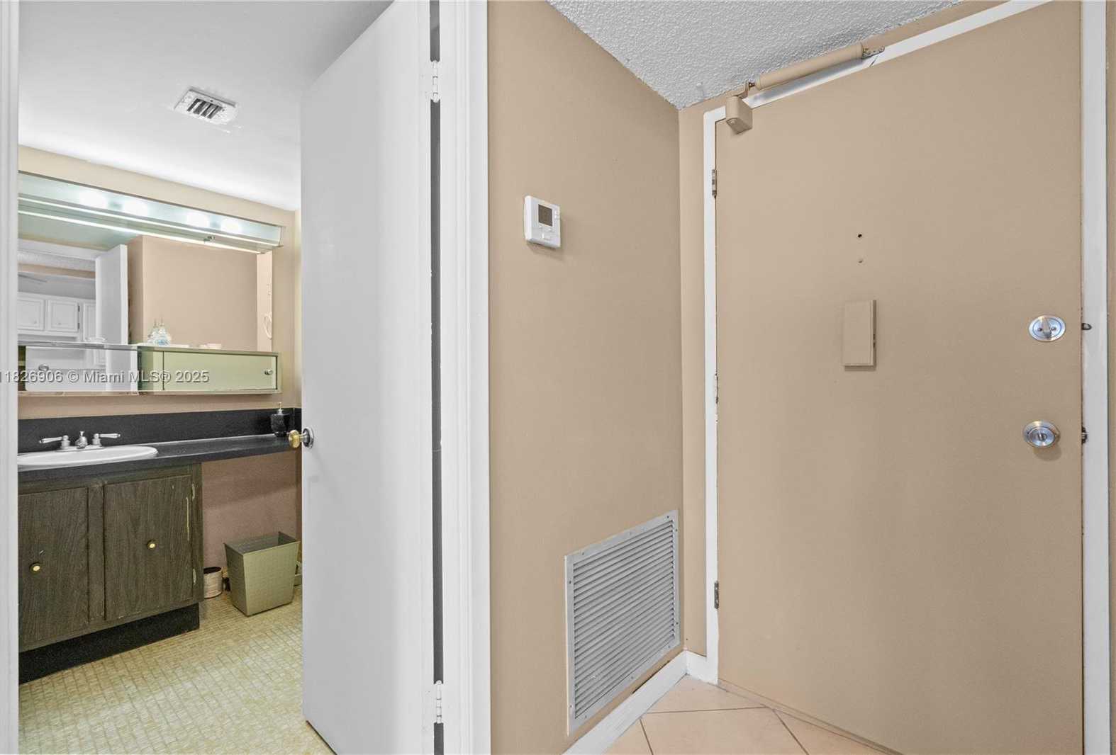 Small Image of 18081 BISCAYNE BLVD #1903, Aventura Number 71