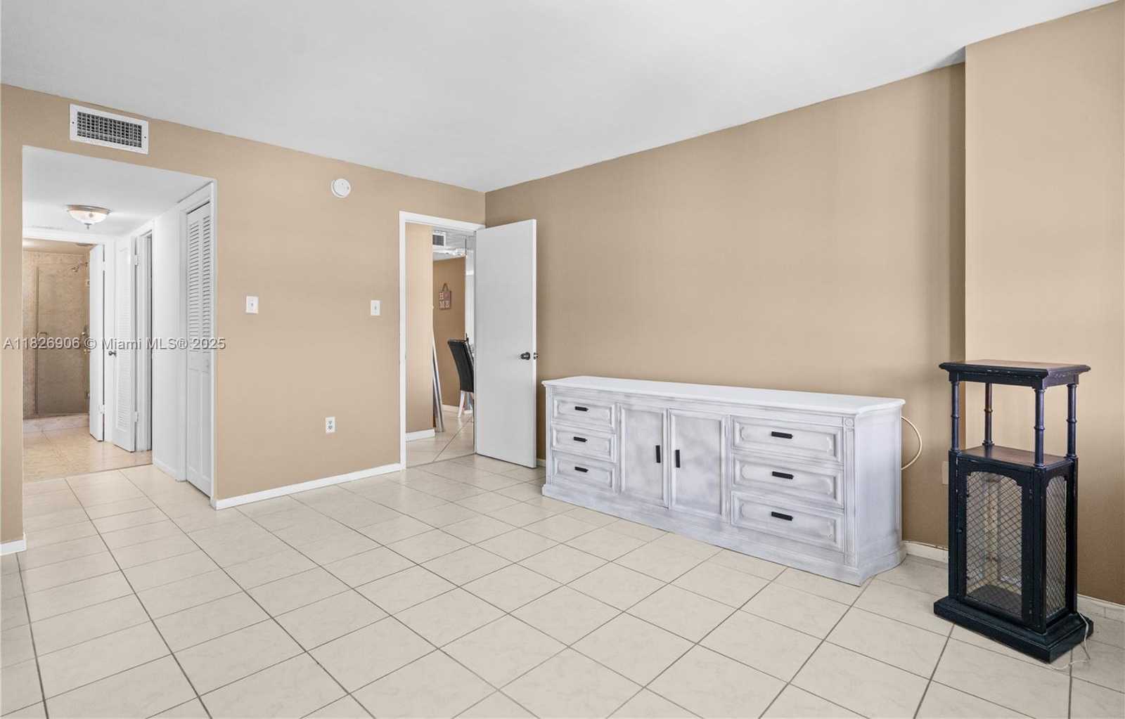 Small Image of 18081 BISCAYNE BLVD #1903, Aventura Number 9