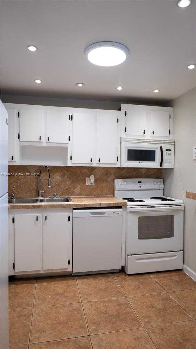 Small Image of 16851 NORTH EAST 23RD AVE #B621, North Miami Beach Number 6