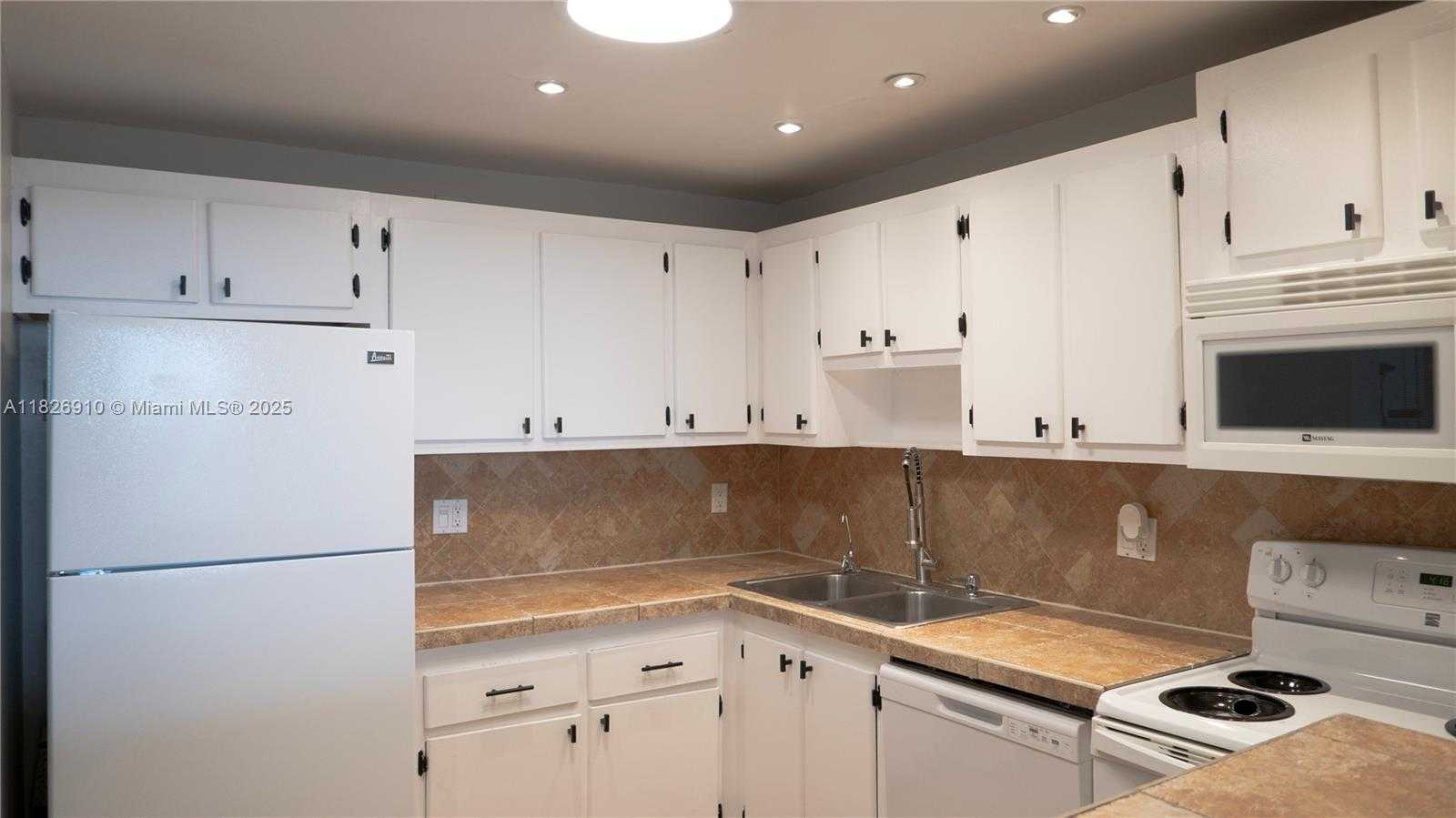 Small Image of 16851 NORTH EAST 23RD AVE #B621, North Miami Beach Number 7