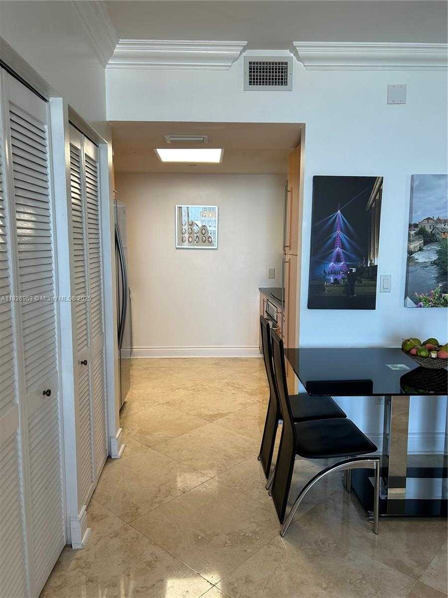 Small Image of 6365 COLLINS AVE #2309, Miami Beach Number 14