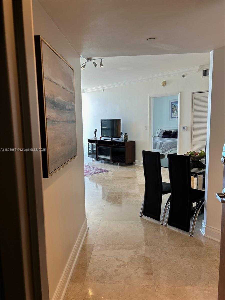 Small Image of 6365 COLLINS AVE #2309, Miami Beach Number 15
