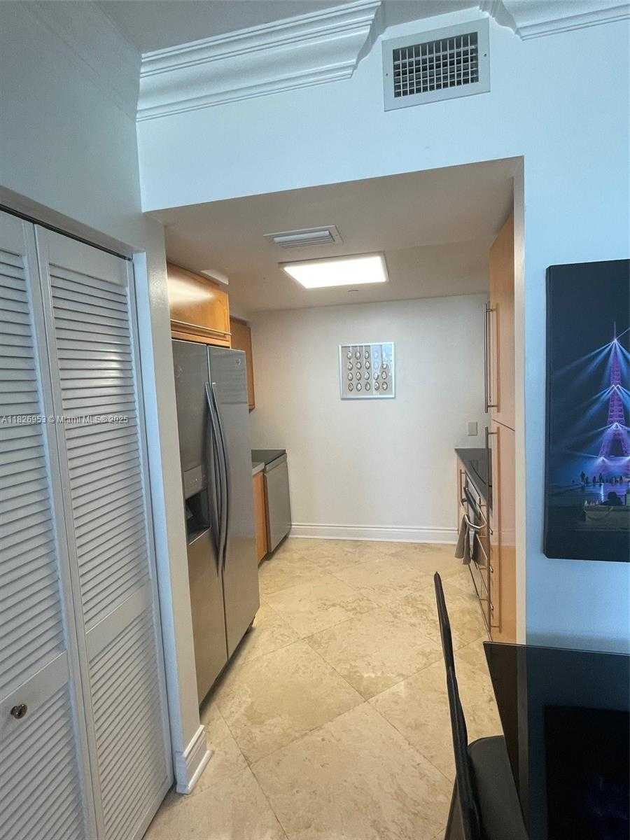 Small Image of 6365 COLLINS AVE #2309, Miami Beach Number 17